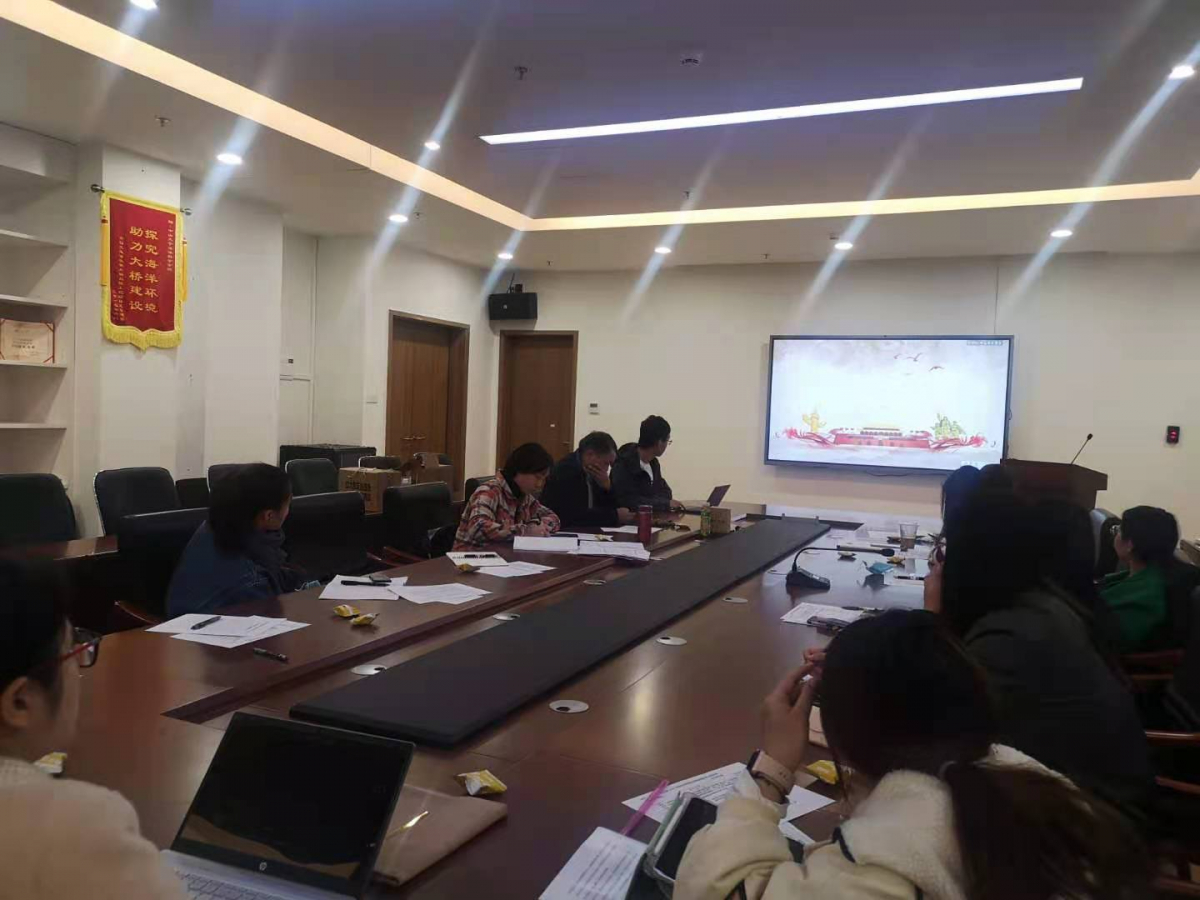 杜荣凯同志带领大家学习