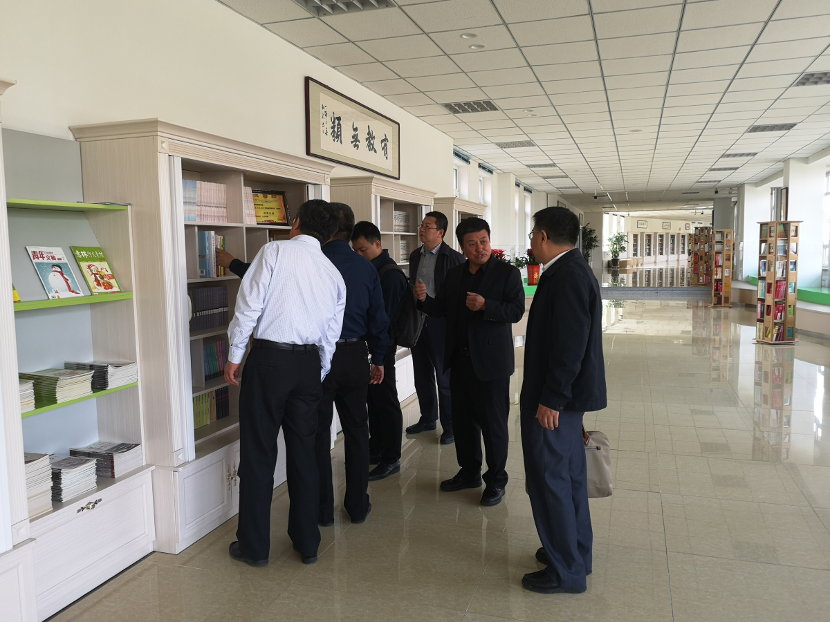 新城红旗中学校长刘渊枢、红旗中学校长薛鹏志及各校副校长对我校本科招生宣传工作给予了大力支持